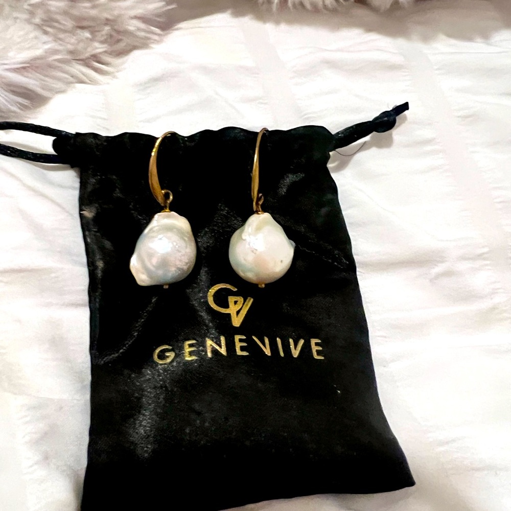 Freshwater pearl hoops